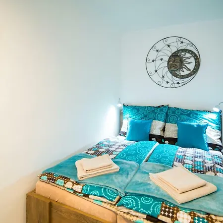 Apartment To At Close To Castle With Terrace And Garden
